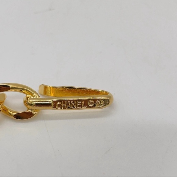 ✨🛍️ Chanel Gold-Plated Vintage CC Medallion Chain Belt